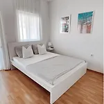 Sarcevic 아파트 *